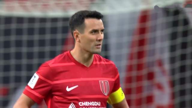 彩票走势图-队长离队,成都蓉城中场重组,茹萨+杨明洋跑动拉满 改4后卫保前4