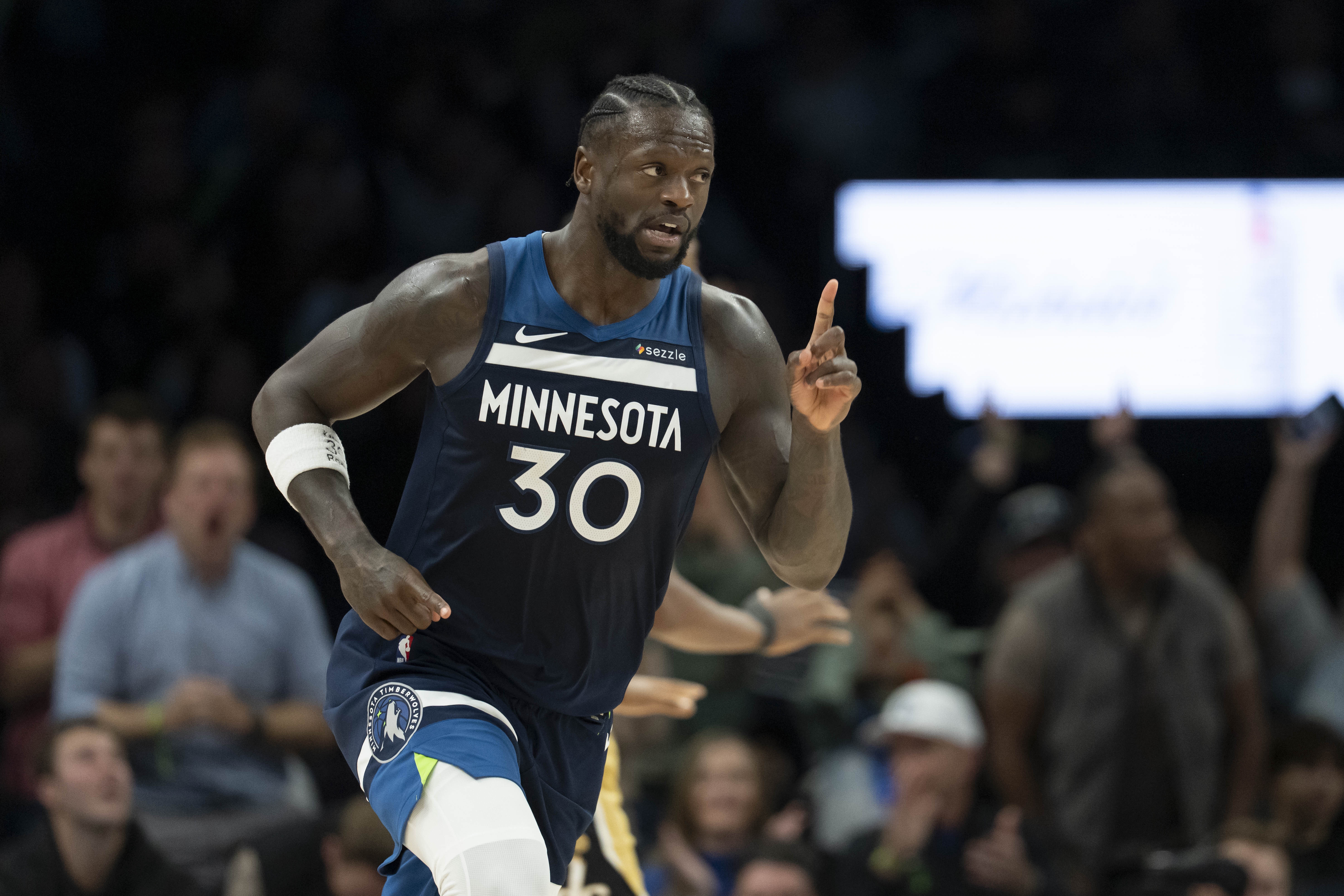 彩票走势图-带队赢球!兰德尔14中9砍全场最高24分 三分4中3&没有失误